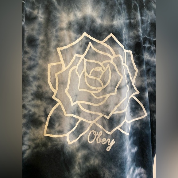 Obey T-Shirt - Picture 4 of 5
